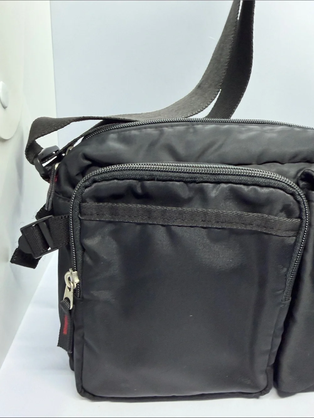 Black Men's Compact Messenger Bag
